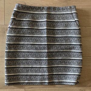 Ann Taylor Pencil Skirt - Black & White - Size 6